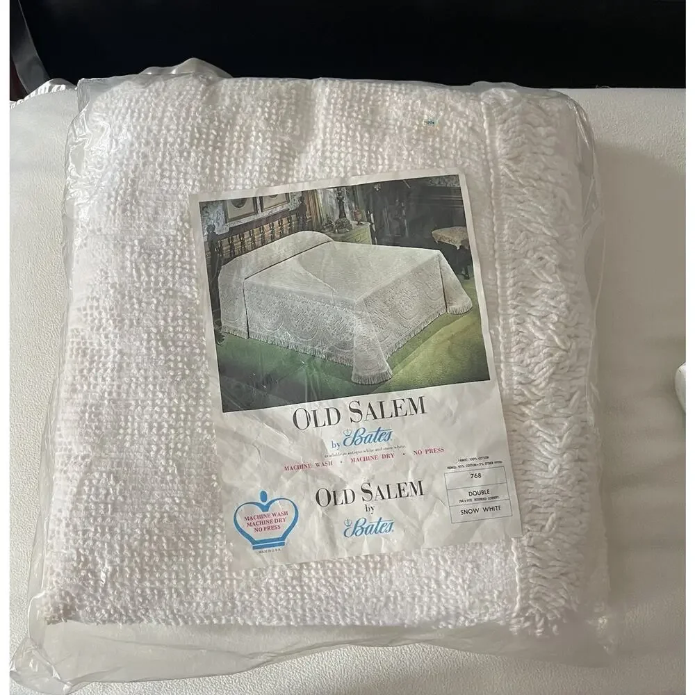 VINTAGE NEW BEDSPREAD Bates Old Salem 768 White Size Double Old Stock FAST SHIP